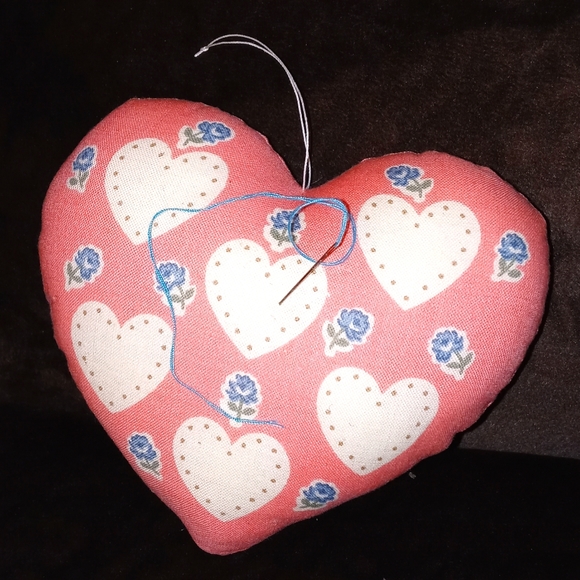 Source Unknown Other - BiG Pink 💗 w/ white 💙 & blue🌷*Vintage* SEWING NEEDLE PIN CUSHION *@SEE PICS**